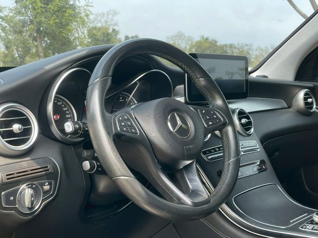 2017年 Benz GLC300 SUV 僅跑14.3萬 里程保證  原版件 保證無重大事故 無泡水  第5張相片