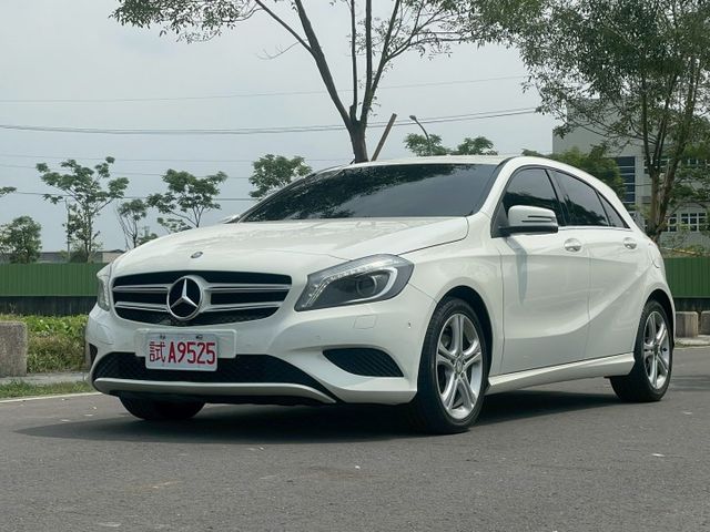 2013/14年 Benz A180 白 在店 僅跑12萬 里程保證  第1張相片