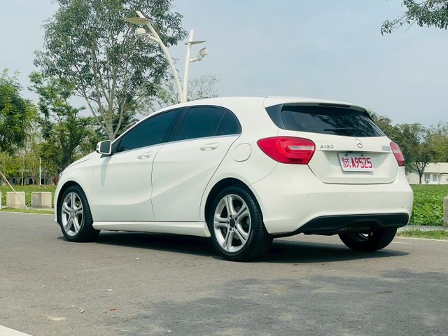 2013/14年 Benz A180 白 在店 僅跑12萬 里程保證  第4張相片