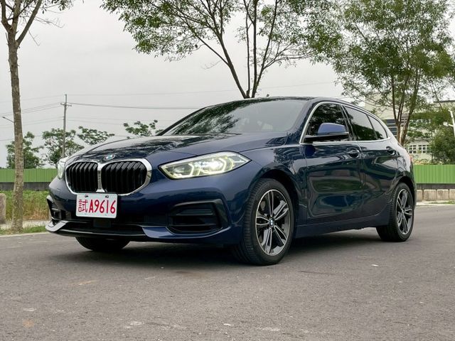 2020年 BMW 118i Edition Sport（藍）｜歡迎預約賞車  僅跑9萬公里｜原版件｜無重大事故／無泡水  第1張相片