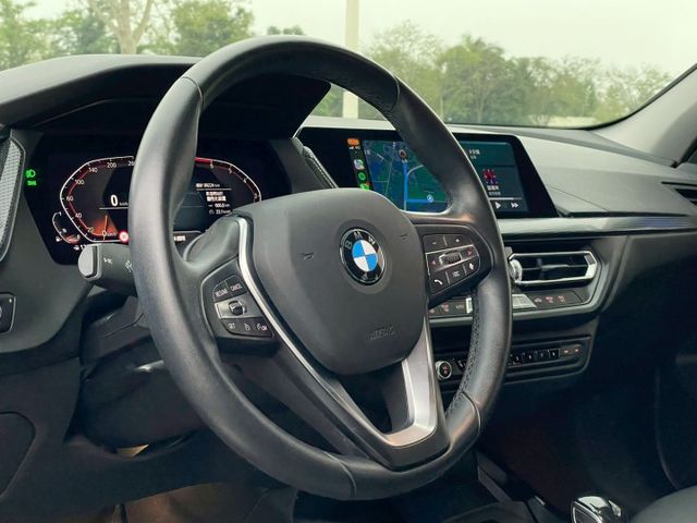 2020年 BMW 118i Edition Sport（藍）｜歡迎預約賞車  僅跑9萬公里｜原版件｜無重大事故／無泡水  第6張相片