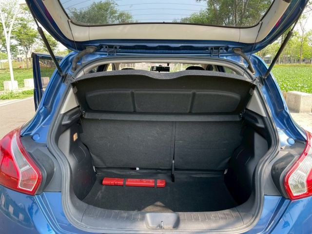 2013 Nissan TIIDA  僅跑14.4萬 里程保證 保證無重大事故 無泡水  第5張相片