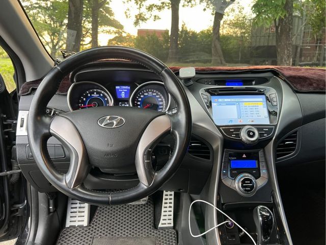 2013 現代 Elantra GLS豪華型 魅力黑 里程僅跑11萬公里 里程保證  全車原版件 可認證  第6張相片