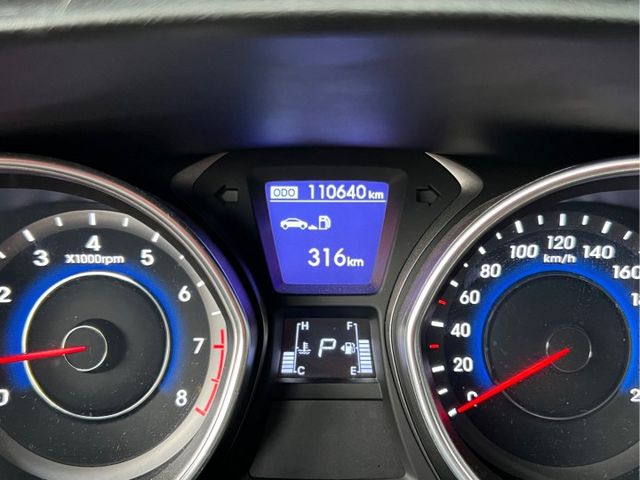 2013 現代 Elantra GLS豪華型 魅力黑 里程僅跑11萬公里 里程保證  全車原版件 可認證  第10張相片