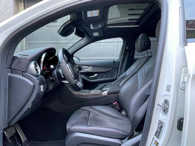 Benz GLC300 Coupe AMG 僅跑2.6萬 AMG空力套件/夜色增強版套件/239自動跟車/電動尾門  第5張相片