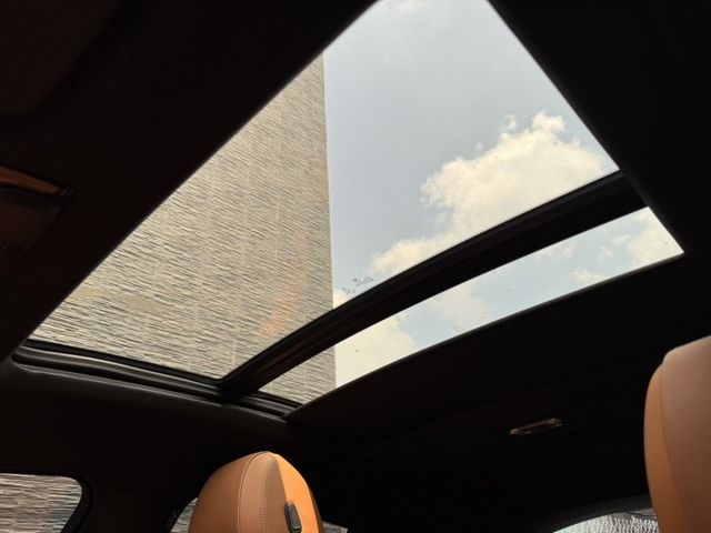 M版空力套件/5AU智慧駕駛/自動跟車定速/360ﾟ環景攝影/衛星導航/CarPlay/無線充電  第10張相片