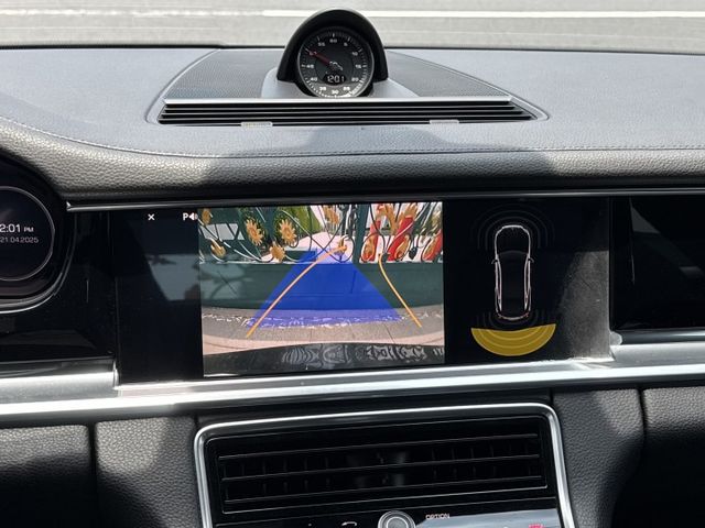 自動跟車定速/十四向電動椅/通風電熱椅/倒車攝影/衛星導航/戰鬥尾翼/擾流板升降  第10張相片