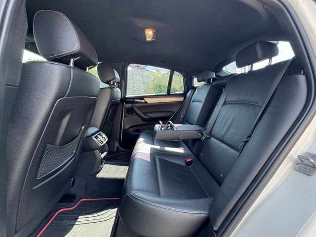 定速巡航系統/倒車攝影輔助/停車輔助雷達/衛星導航/車內氛圍燈/胎壓監控  第7張相片