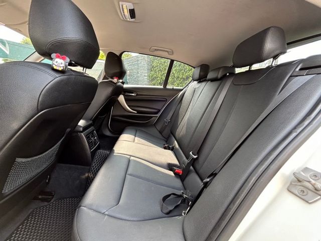 停車雷達/倒車攝影/定速巡航/胎壓監控/免鑰匙啟動/電折後視鏡/雙區恆溫空調  第7張相片