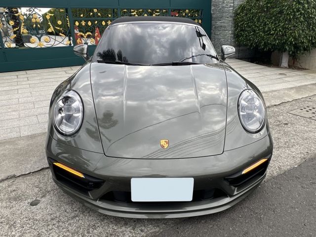 黑色軟篷車頂/板岩灰、蠟灰雙色真皮內裝套件/雙前座十八向電動調整跑車升級座椅/駕駛座記憶椅  第3張相片