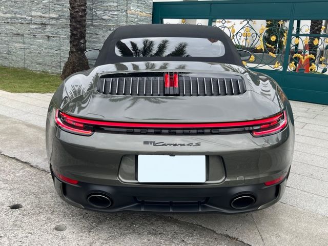 黑色軟篷車頂/板岩灰、蠟灰雙色真皮內裝套件/雙前座十八向電動調整跑車升級座椅/駕駛座記憶椅  第9張相片