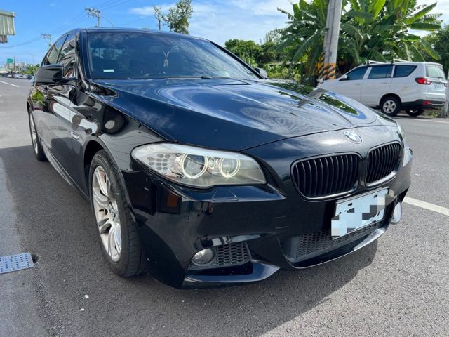 2012 BMW 528I M版空力套件 輪框 方向盤 黑天篷 黑內裝  第2張相片