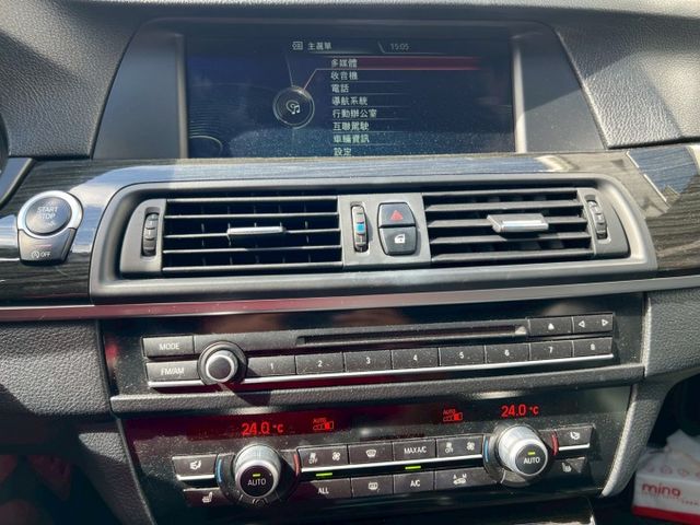2012 BMW 528I M版空力套件 輪框 方向盤 黑天篷 黑內裝  第15張相片