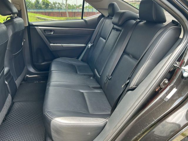 2015 Toyota Altis 1.8 經典版 僅跑21.6萬 里程保證 保證無重大事故 無泡水  第8張相片
