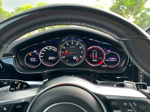 2017 Porsche Panamera 4S 僅跑6萬 原版件 恆時四輪驅動系統及八速保時捷雙離合器變速箱  第5張相片