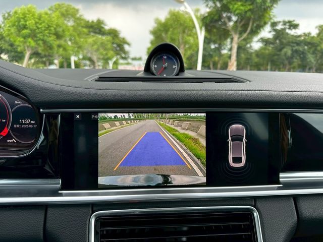 2017 Porsche Panamera 4S 僅跑6萬 原版件 恆時四輪驅動系統及八速保時捷雙離合器變速箱  第16張相片