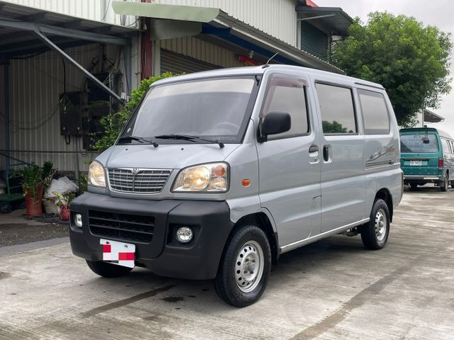 2011 凌厲 箱型車5人座 僅跑19.6萬 里程保證  第2張相片