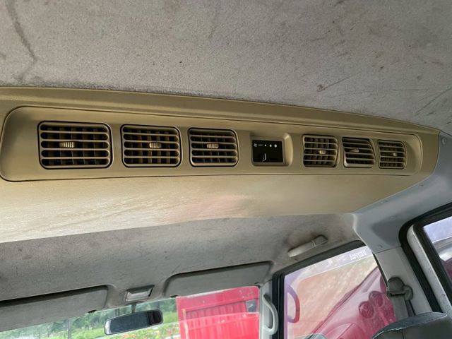 2011 凌厲 箱型車5人座 僅跑19.6萬 里程保證  第9張相片