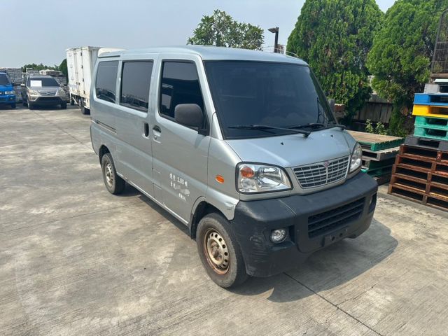 2010 凌厲 箱型車2人座 僅跑25萬 里程保證  無泡水 載貨最適合  第2張相片