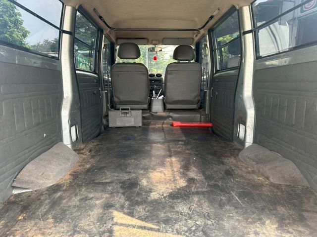 2010 凌厲 箱型車2人座 僅跑25萬 里程保證  無泡水 載貨最適合  第5張相片