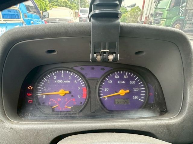 2010 凌厲 箱型車2人座 僅跑25萬 里程保證  無泡水 載貨最適合  第7張相片