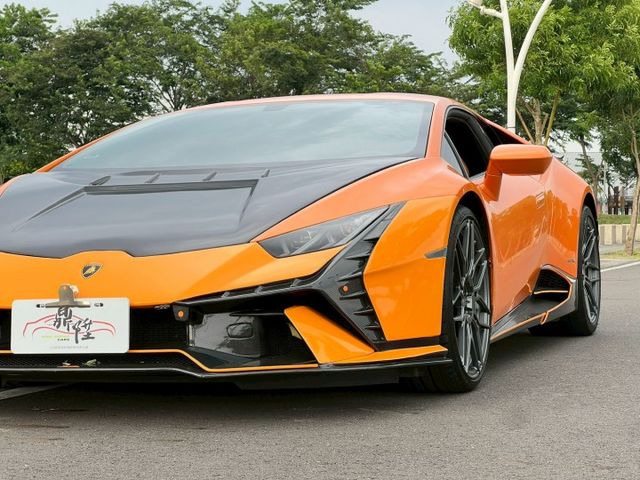 2014/15年式 LP610-4  改裝：新款小牛tecnica全碳纖維外觀  超炸排氣管 鍛造鋁圈  第5張相片