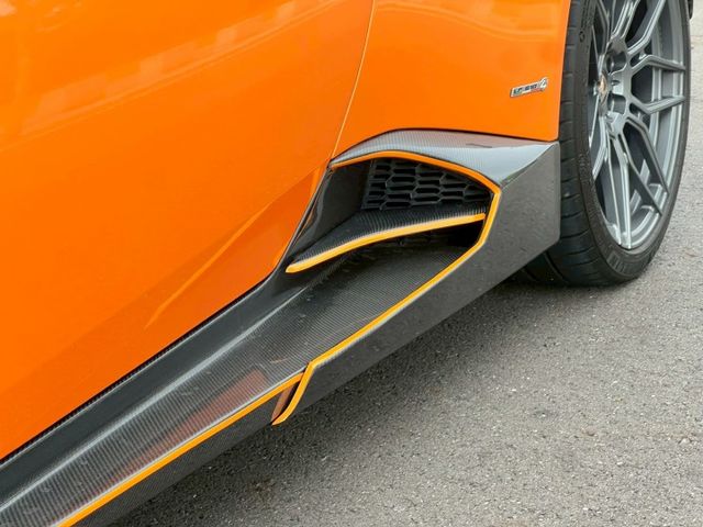 2014/15年式 LP610-4  改裝：新款小牛tecnica全碳纖維外觀  超炸排氣管 鍛造鋁圈  第8張相片