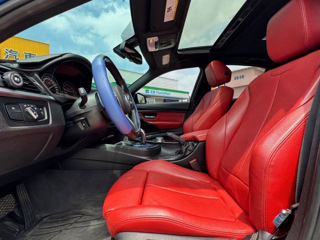 2015 BMW 328i XDrive 稀有紅內裝 超級熱情辣椒紅  第6張相片
