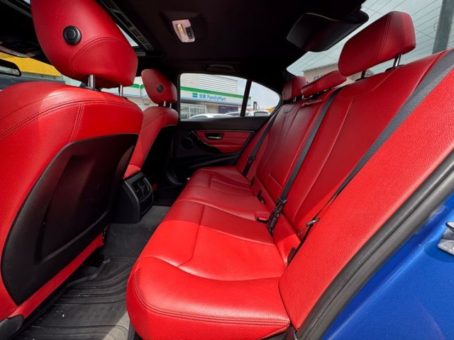 2015 BMW 328i XDrive 稀有紅內裝 超級熱情辣椒紅  第7張相片