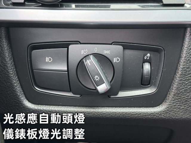 2015 BMW 328i XDrive 稀有紅內裝 超級熱情辣椒紅  第13張相片