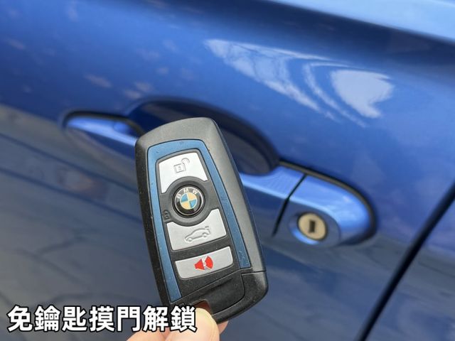 2015 BMW 328i XDrive 稀有紅內裝 超級熱情辣椒紅  第16張相片