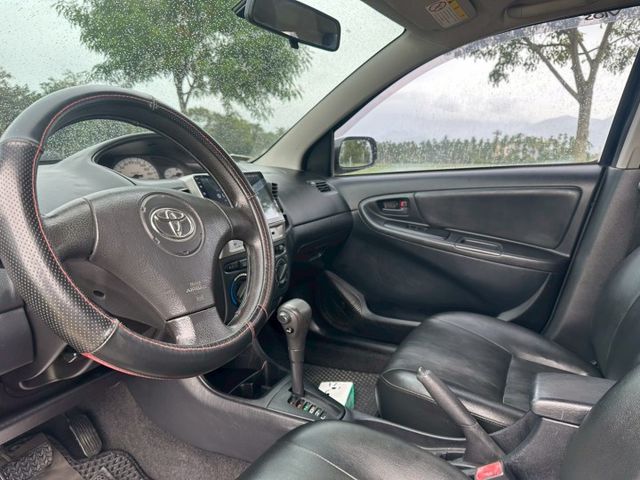 2012 Toyota VIOS 黑色 里程23.6萬公里、保證里程、無泡水 重點配備：安卓機藍牙娛樂系統、倒車顯影  第7張相片