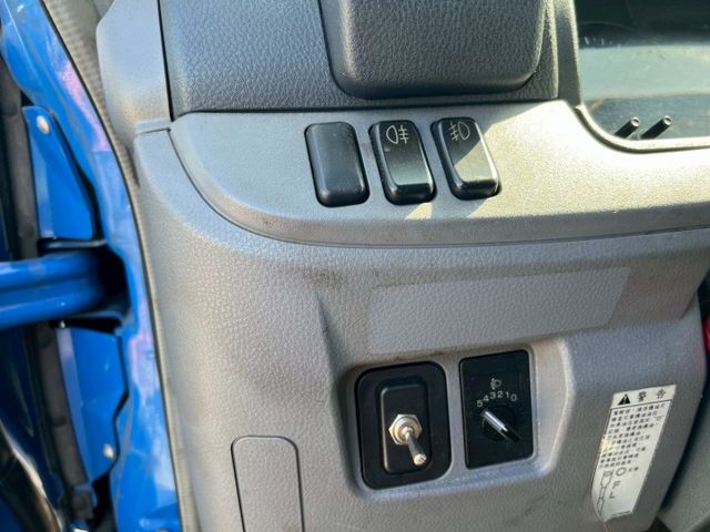 2014 FUSO 間達 6.9噸 里程僅跑23.4萬公里 全車原版件 17呎貨斗 一寸長一寸強 17尺長好強好強  第7張相片