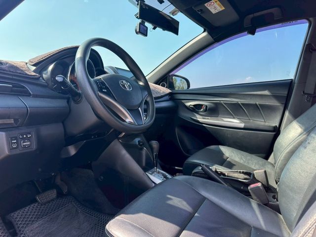 2014 Toyota Yaris 璀璨橘 僅跑10.6萬保證里程、無重大事故、無泡水  第4張相片