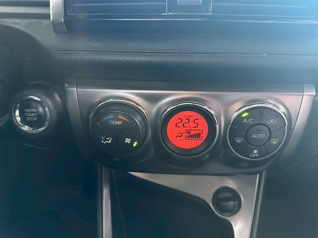 2014 Toyota Yaris 璀璨橘 僅跑10.6萬保證里程、無重大事故、無泡水  第13張相片