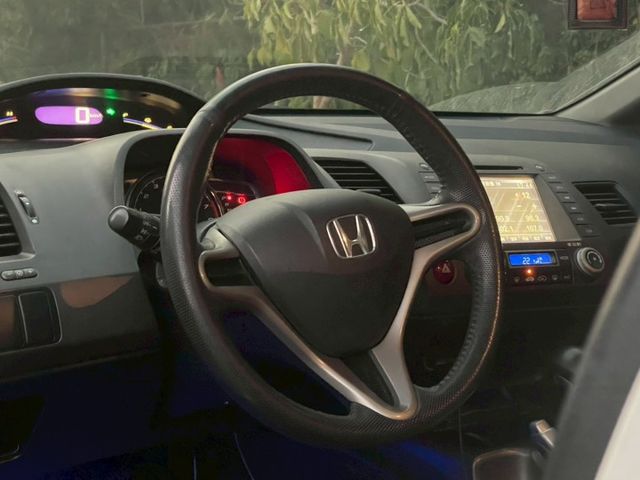 2011 Honda Civic K12 1.8 白 換上帥帥的空力套件 等帥帥的你來開~  第3張相片