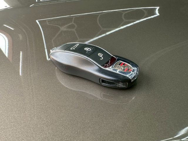 2011 Porsche Panamera 3.6 檀木棕 原版件、8.6萬保證里程、無泡水  變速箱優化 四出排氣管  第13張相片