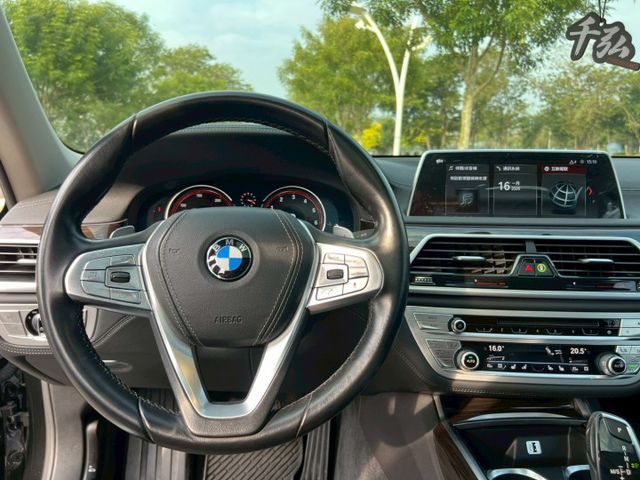 2017 BMW 730i  里程僅跑6.4萬公里 可認證 原版件 保證無重大事故 重點配備 HUD抬頭顯示、電吸門  第11張相片