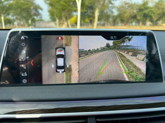 2017 BMW 730i  里程僅跑6.4萬公里 可認證 原版件 保證無重大事故 重點配備 HUD抬頭顯示、電吸門  第15張相片