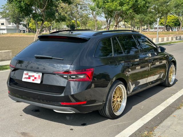 2023 Skoda Superb Combi 2.0 TSI Sportline  獨具風格旅行車  第2張相片