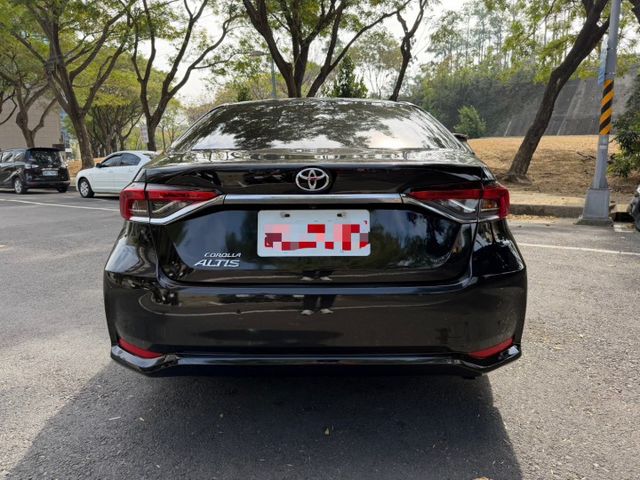2019 Toyota Altis 黑 保證里程10.5萬、原版件、無泡水 重點配備：摸門解鎖、一鍵啟動、安卓機、倒車顯  第6張相片