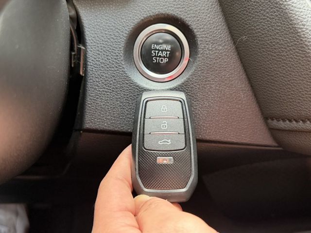 2019 Toyota Altis 黑 保證里程10.5萬、原版件、無泡水 重點配備：摸門解鎖、一鍵啟動、安卓機、倒車顯  第15張相片