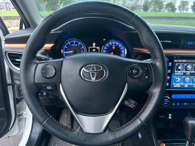 2016 Toyota Altis X版 僅跑14.7萬保證里程 X版獨特空力套件  第7張相片