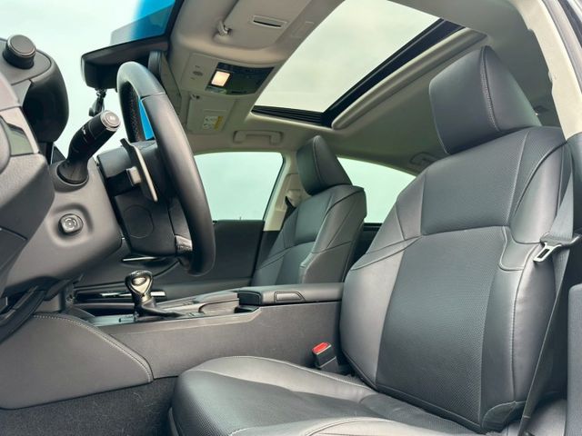 2022 Lexus ES200  保證里程、原版件、無泡水 內外氣氛極佳 等你來賞車~  第5張相片