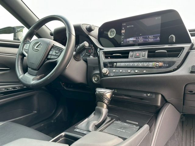 2022 Lexus ES200  保證里程、原版件、無泡水 內外氣氛極佳 等你來賞車~  第12張相片