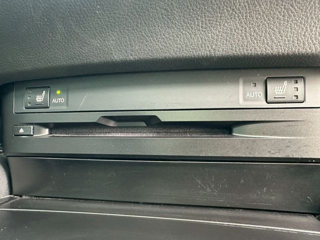 2022 Lexus ES200  保證里程、原版件、無泡水 內外氣氛極佳 等你來賞車~  第13張相片