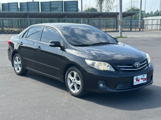 2011 TOYOTA ALTIS 1.8 里程僅跑10萬公里、無泡水 重點配備：定速系統、恆溫空調、電動天窗、安卓機  第2張相片