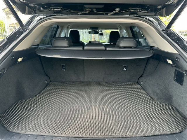 2022 Lexus RX300 黑 保證里程、原版件、無泡水 重點配備：駕駛座電動記憶座椅、雙前通風椅、無線充電器  第11張相片