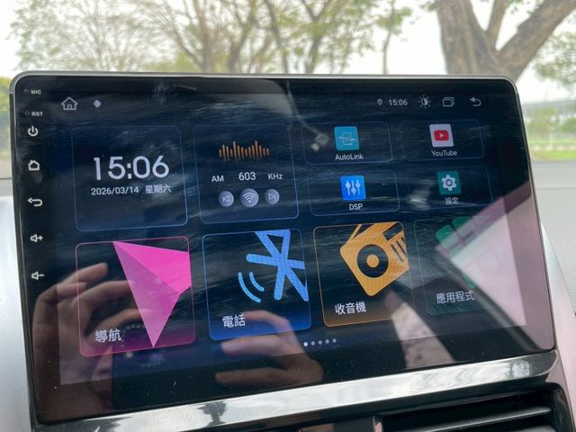 2015 Toyota Yaris 1.5 白 僅跑12萬公里 里程保證 定時定期保養 原版件 無重大事故 無泡水  第11張相片