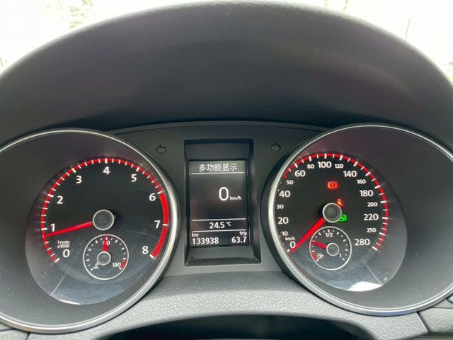 2010 Volkswagen Golf GTI 2.0 黑色 僅跑13.4萬 里程保證  經典GTI小鋼炮 整台原汁原  第7張相片